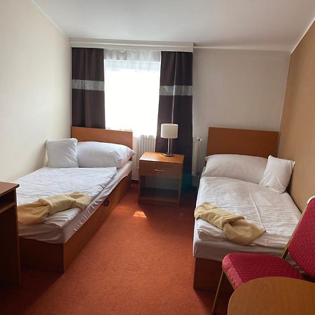 Hotel Cerny Orel Zatec Экстерьер фото