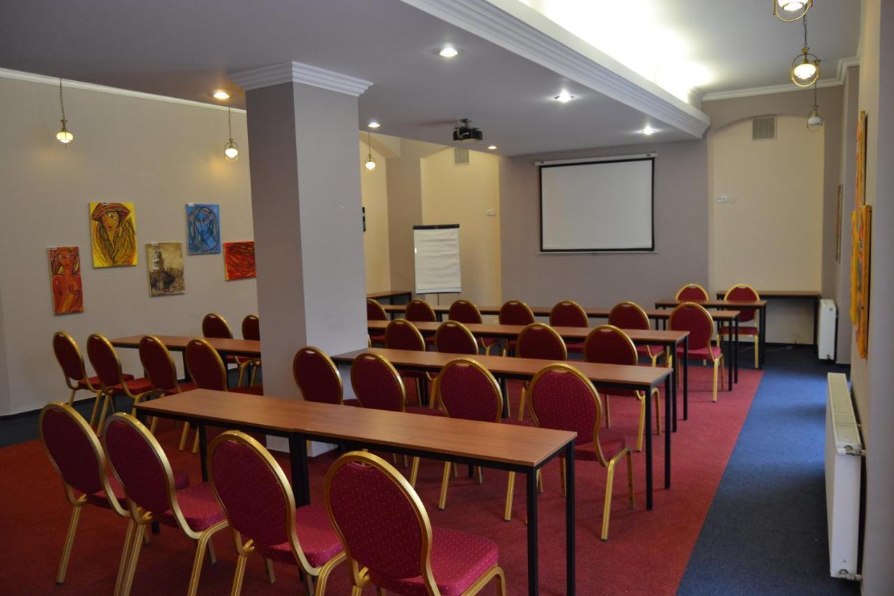 Hotel Cerny Orel Zatec Экстерьер фото